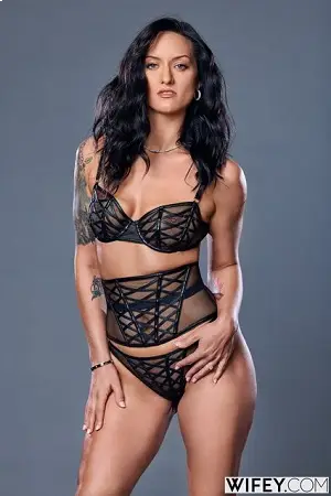 Crazy Hotwife Puts On Show For Hubby