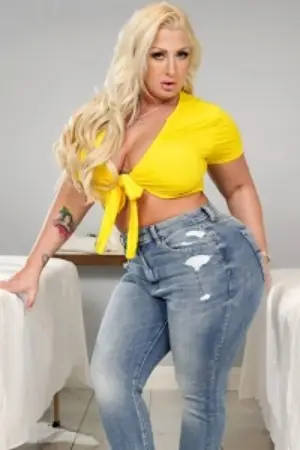 Curvy Catfights Get Pussync’d