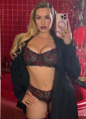 Gang Leader – Mia Malkova