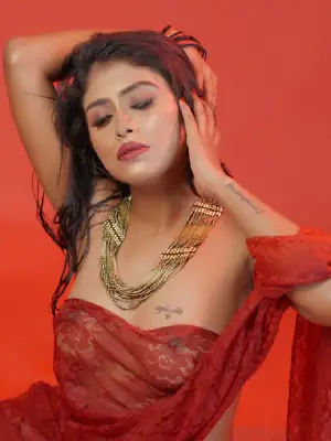 Gaytri Model BTS
